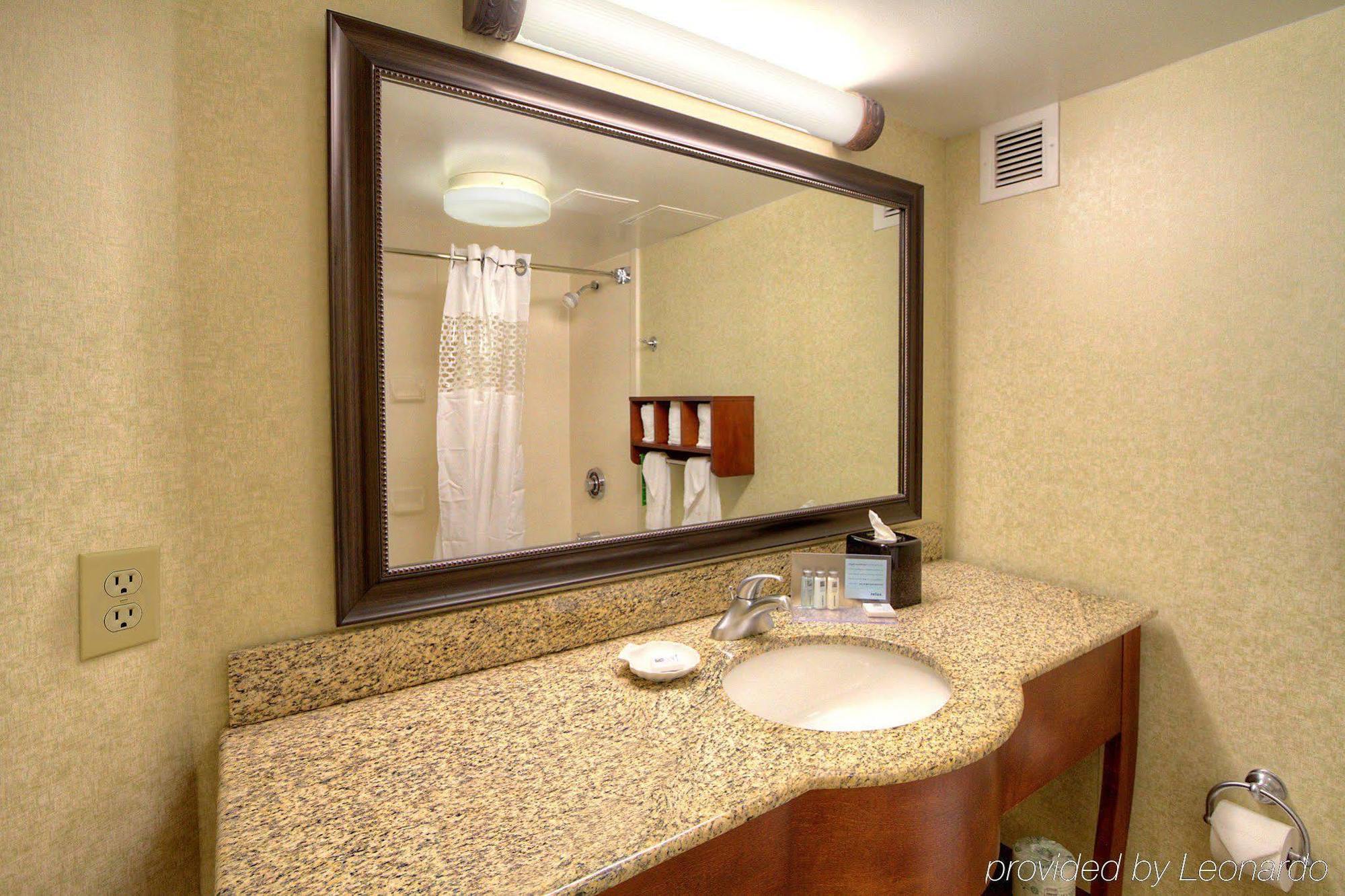 Hampton Inn Raleigh Cary Szoba fotó