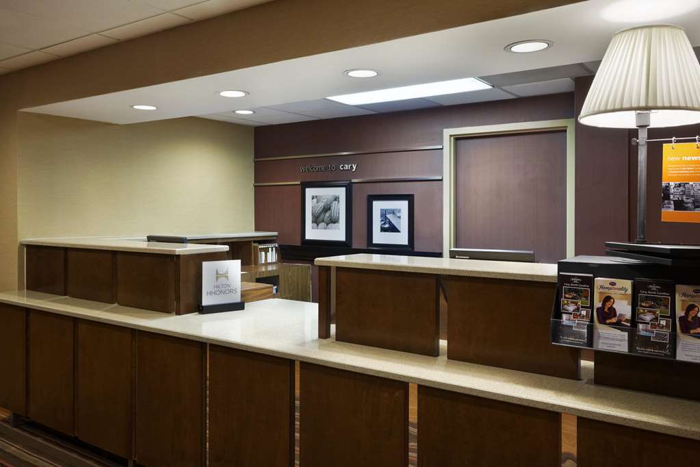 Hampton Inn Raleigh Cary Beltér fotó